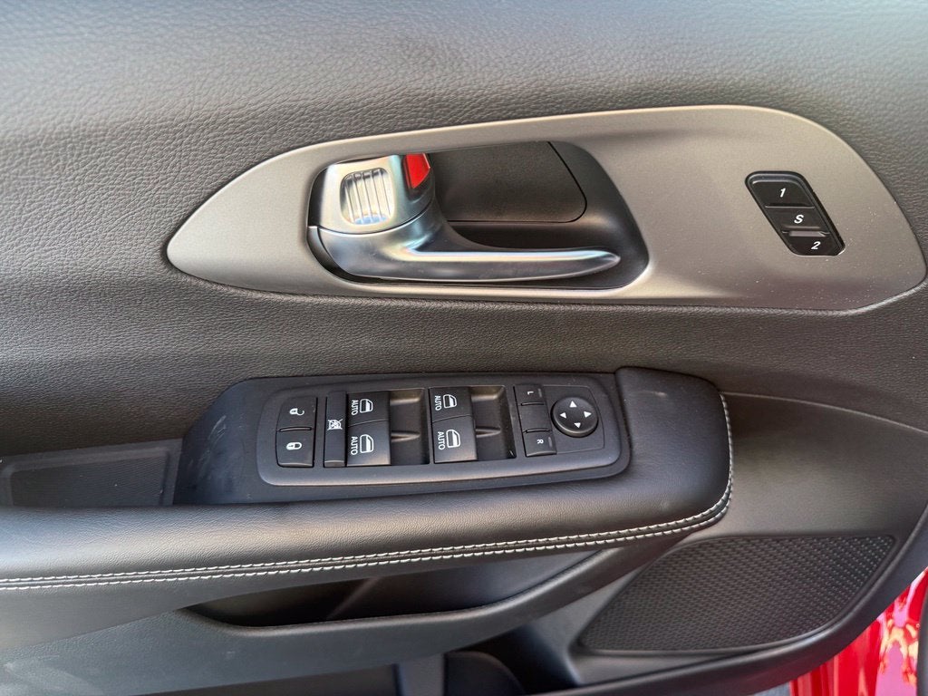 2027 Chrysler Pacifica PACIFICA SELECT AWD