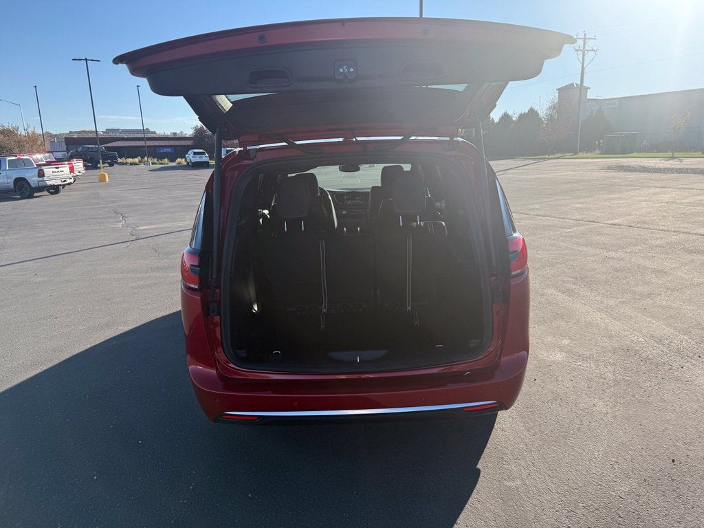 2027 Chrysler Pacifica PACIFICA SELECT AWD