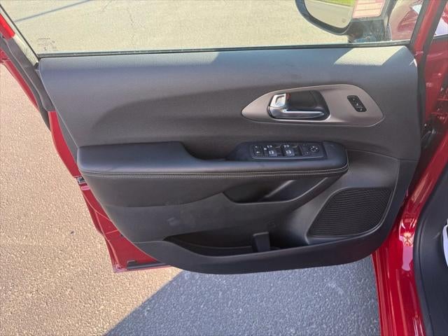 2027 Chrysler Pacifica PACIFICA SELECT AWD