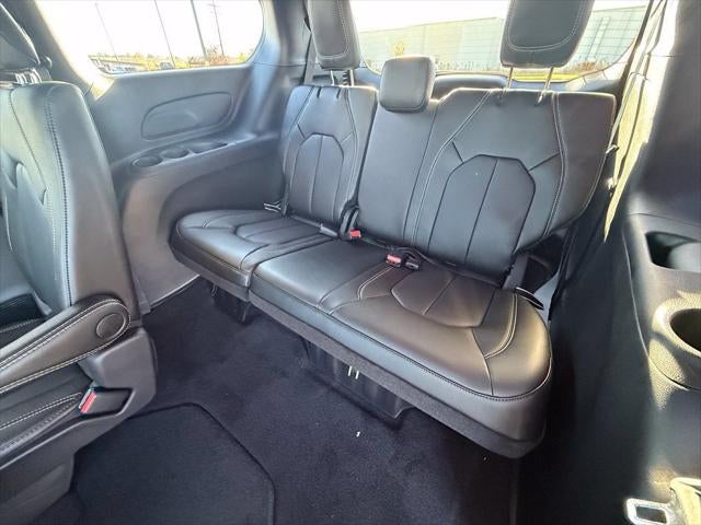2027 Chrysler Pacifica PACIFICA SELECT AWD