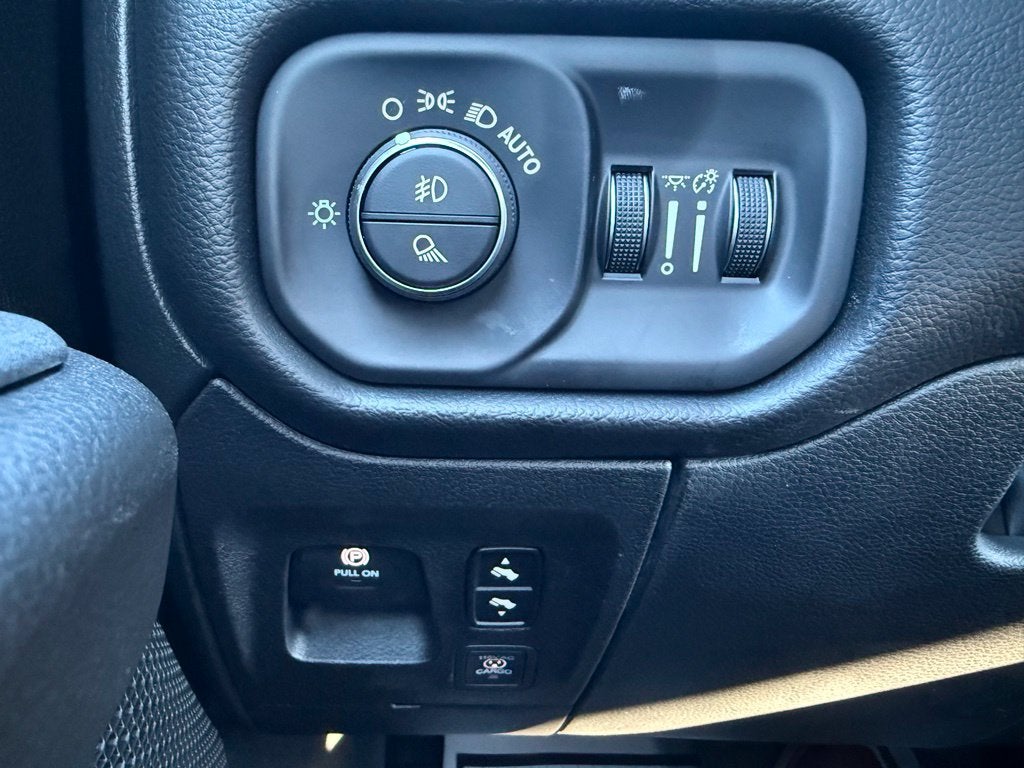 2027 RAM 1500 RAM 1500 BIG HORN CREW CAB 4X4 5'7' BOX