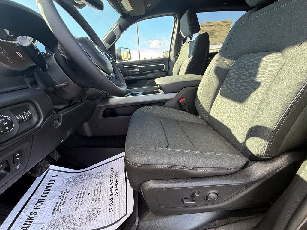 2027 RAM 1500 RAM 1500 BIG HORN CREW CAB 4X4 5'7' BOX