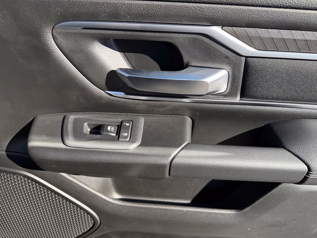 2027 RAM 1500 RAM 1500 BIG HORN CREW CAB 4X4 5'7' BOX