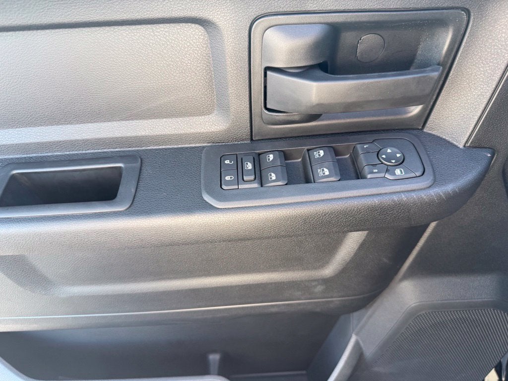 2027 RAM 2500 2500 TRADESMAN CREW CAB 4X4 6'4' BOX