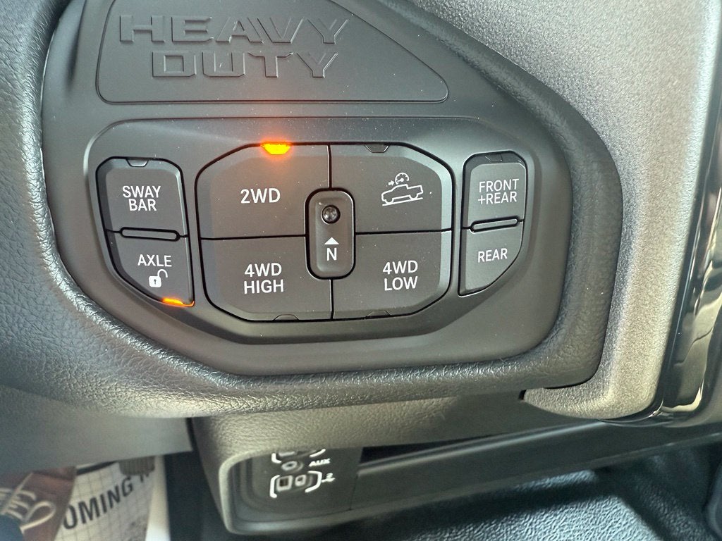 2027 RAM 2500 2500 TRADESMAN CREW CAB 4X4 6'4' BOX