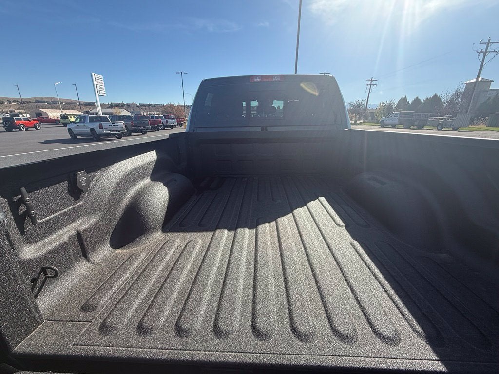 2027 RAM 2500 2500 TRADESMAN CREW CAB 4X4 6'4' BOX