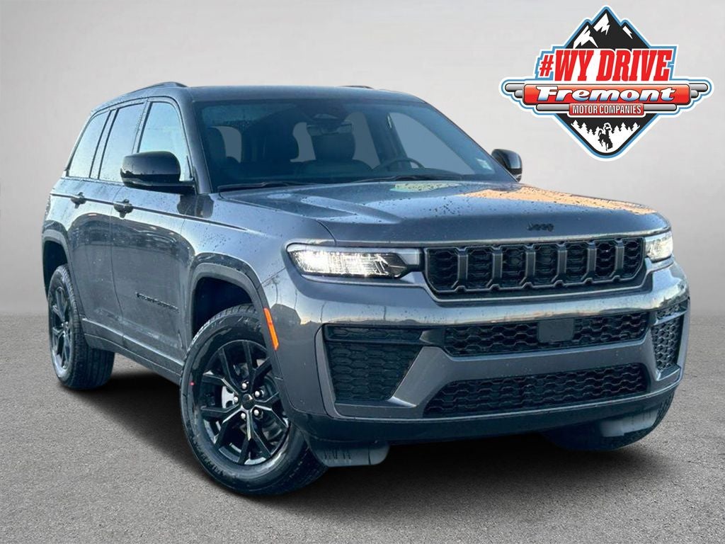 2026 Jeep Grand Cherokee Laredo