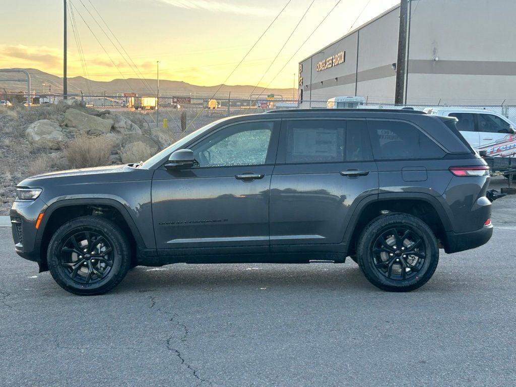 2026 Jeep Grand Cherokee Laredo