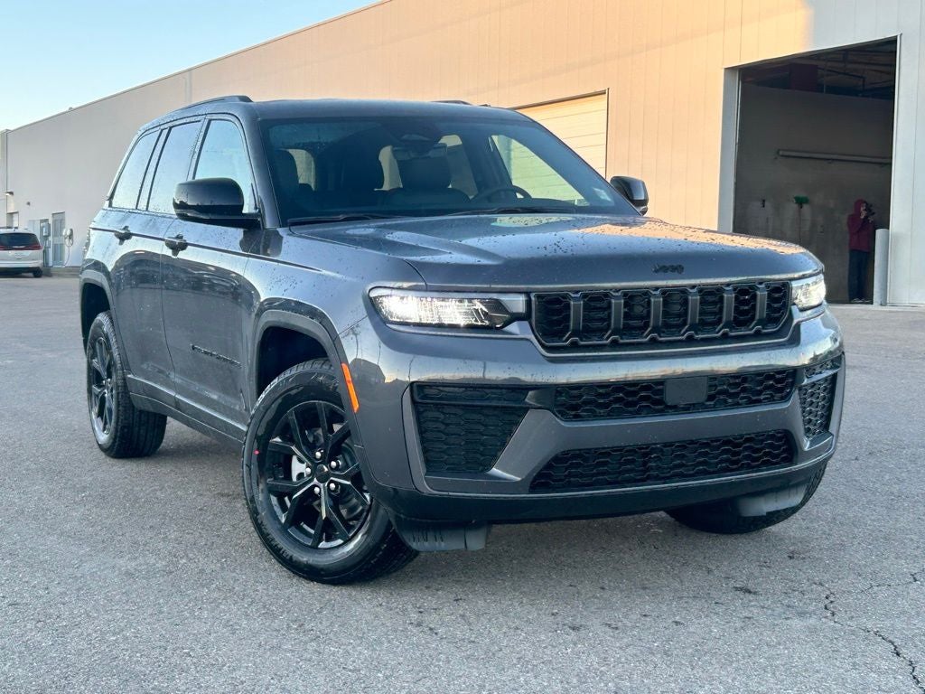2026 Jeep Grand Cherokee Laredo