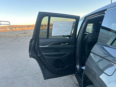 2026 Jeep Grand Cherokee Laredo