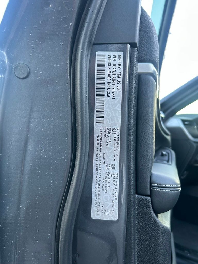 2026 Jeep Grand Cherokee Laredo