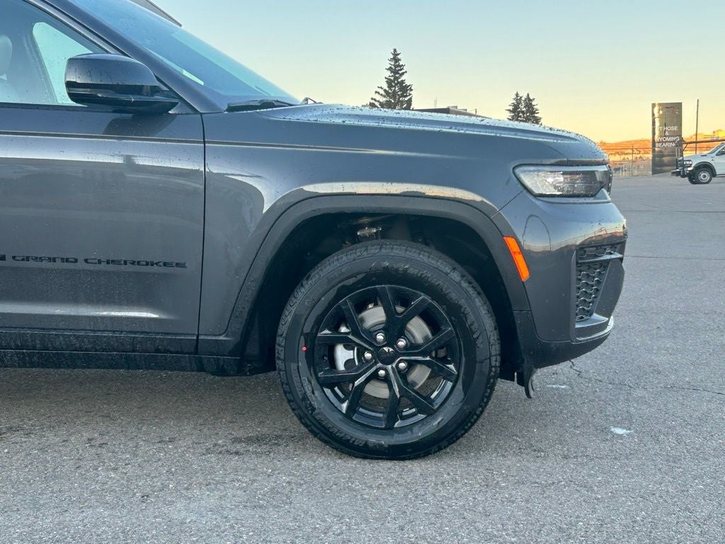 2026 Jeep Grand Cherokee Laredo