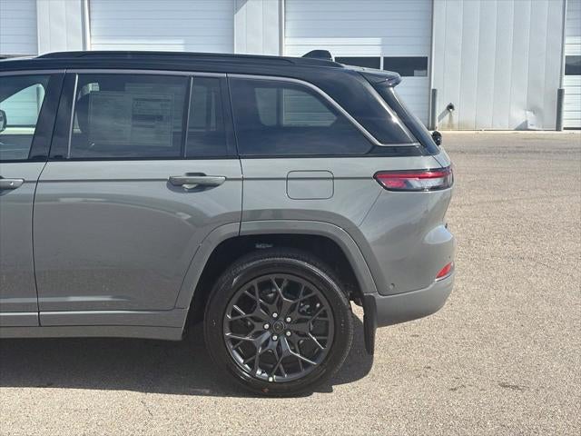 2027 Jeep Grand Cherokee Summit