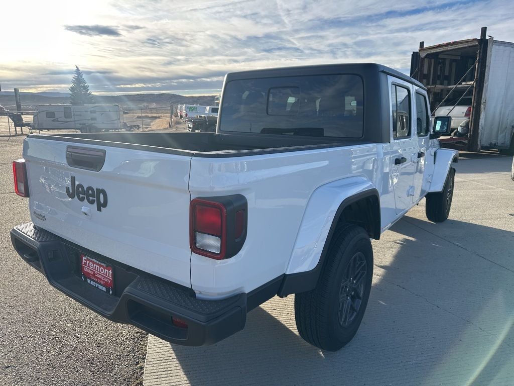 2025 Jeep Gladiator Sport S photo 4