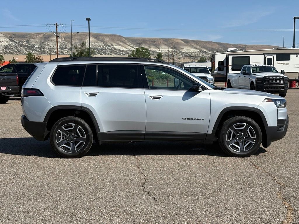 2026 Jeep Cherokee Laredo