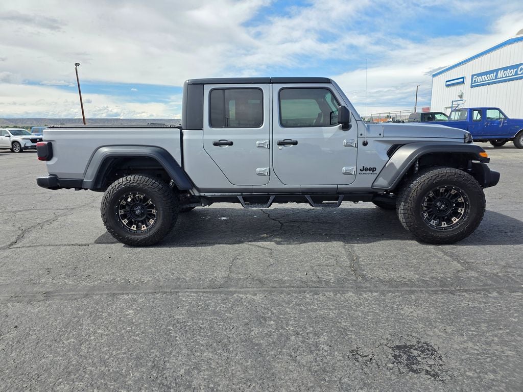 2020 Jeep Gladiator Sport