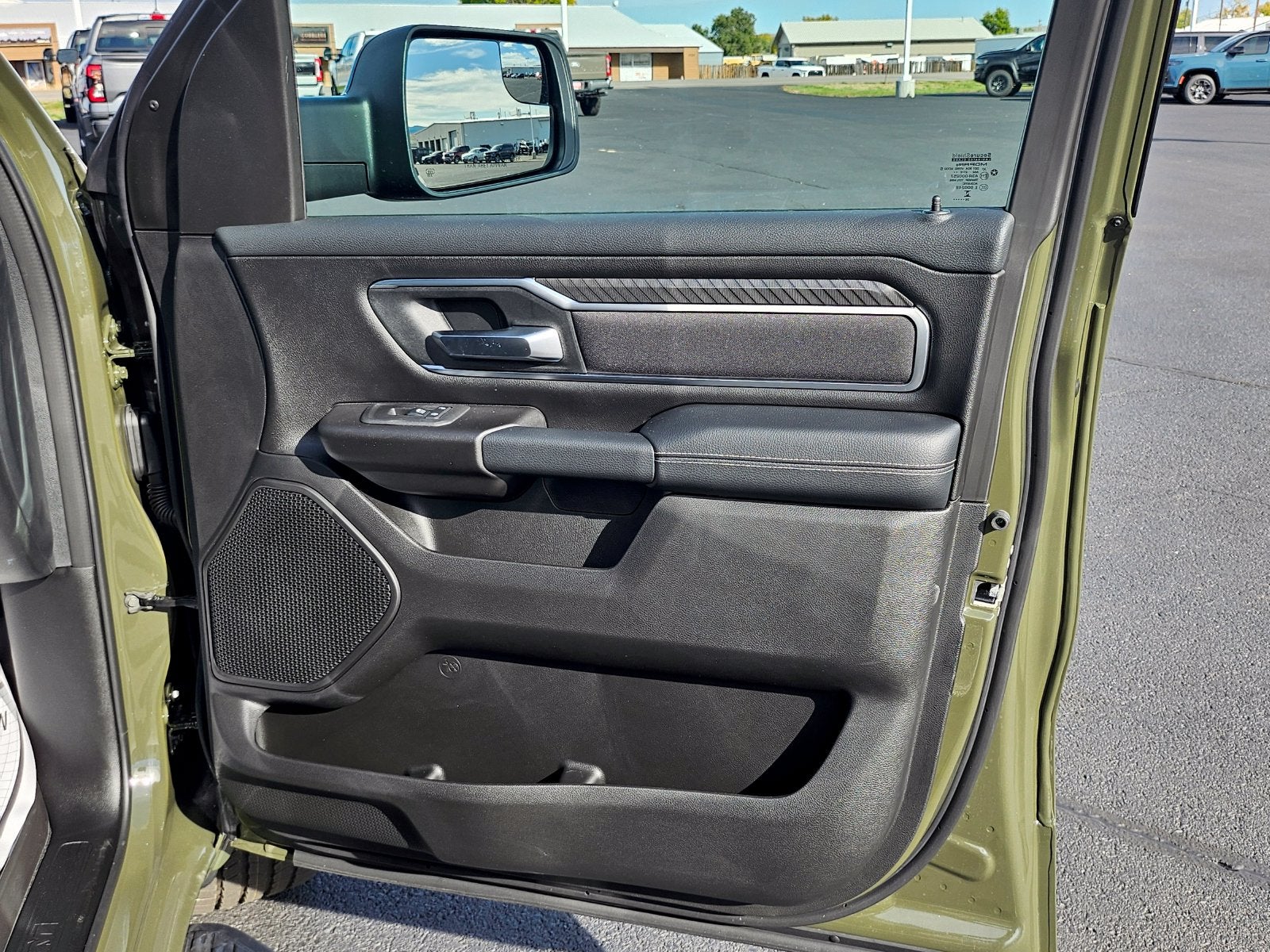 2027 RAM 1500 1500 BIG HORN CREW CAB 4X4 5'7' BOX