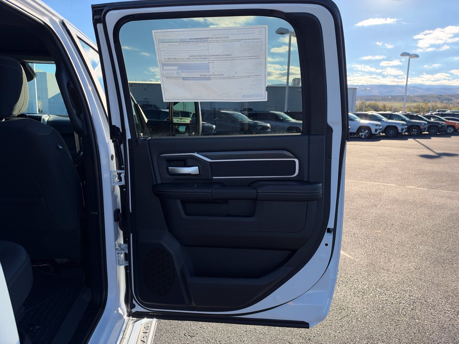2027 RAM 3500 3500 BIG HORN CREW CAB 4X4 8' BOX