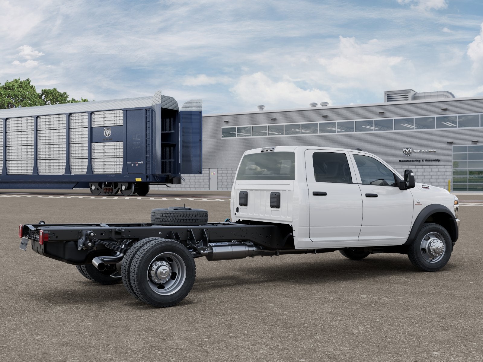 2027 RAM 5500HD 5500 TRADESMAN CHASSIS CREW CAB 4X4 84' CA