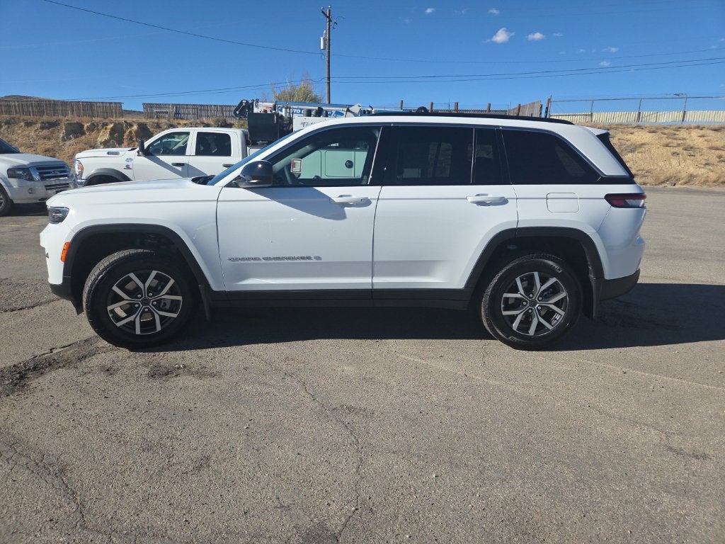 2027 Jeep Grand Cherokee Laredo X