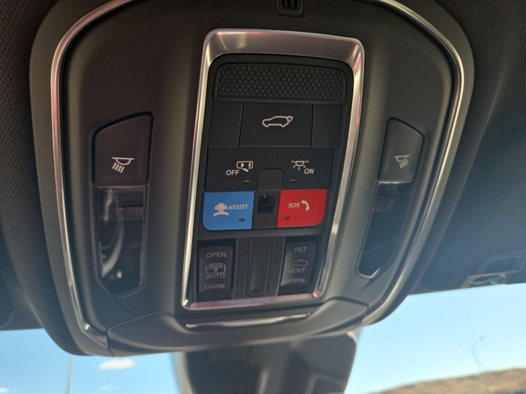 2027 Jeep Grand Cherokee Laredo X
