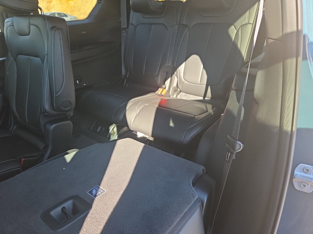 2027 Jeep Grand Cherokee L Limited