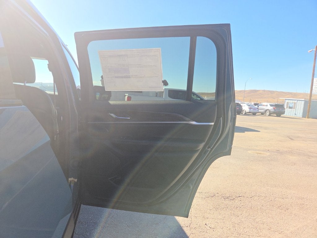 2027 Jeep Grand Cherokee L Limited