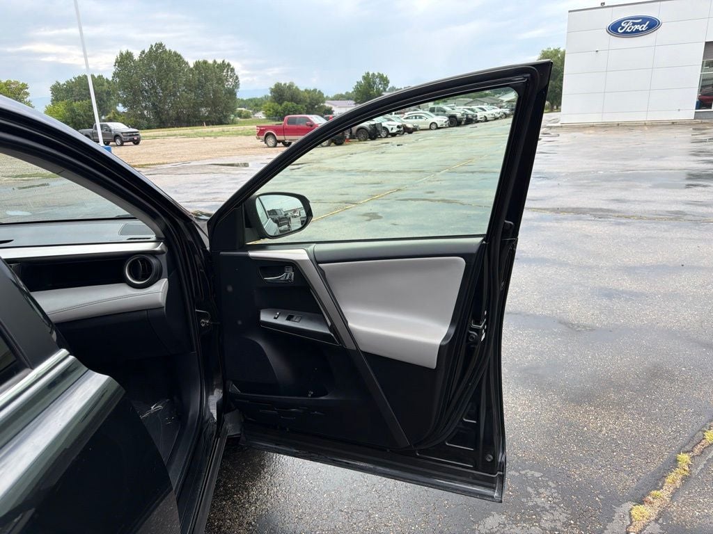 2018 Toyota RAV4 Hybrid XLE